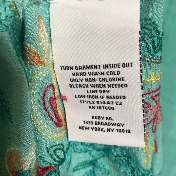 RUBY RD. - Shear , Embroidery, Button Down , NWT BEAUTIFUL SUMMER TOP (M) - Picture 11 of 12
